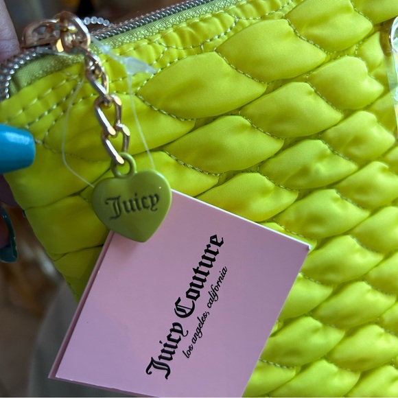 Juicy Couture makeup bag whit travel bottle - Picture 4 of 6